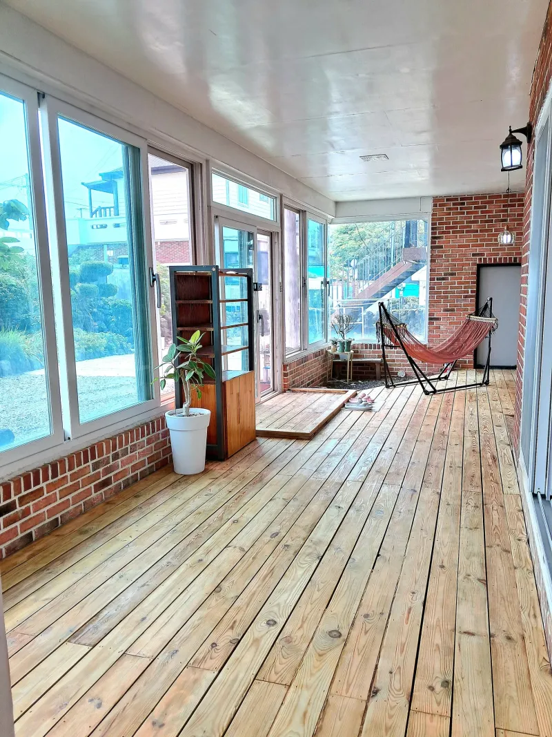 [Naedo, Jeju] 10 minutes from the airport, convenient neighborhood, 3 large bedrooms, yard, family, couple, children 9