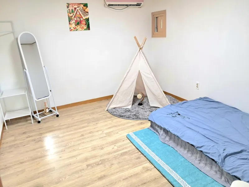 [Naedo, Jeju] 10 minutes from the airport, convenient neighborhood, 3 large bedrooms, yard, family, couple, children 3