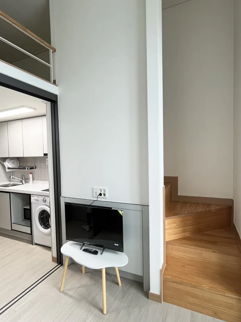 [Dongdaemun, Seoul] Newly Built 1.5-Room Duplex, Jegidong Station 14