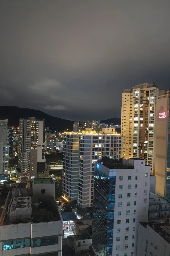 [Busanjin, Busan] Busan Station, Busan Seomyeon Station, Busan Haeundae Station, Busan Gwangalli Station, Munhyeon Financial District Center, Jeonpo Cafe Street 19