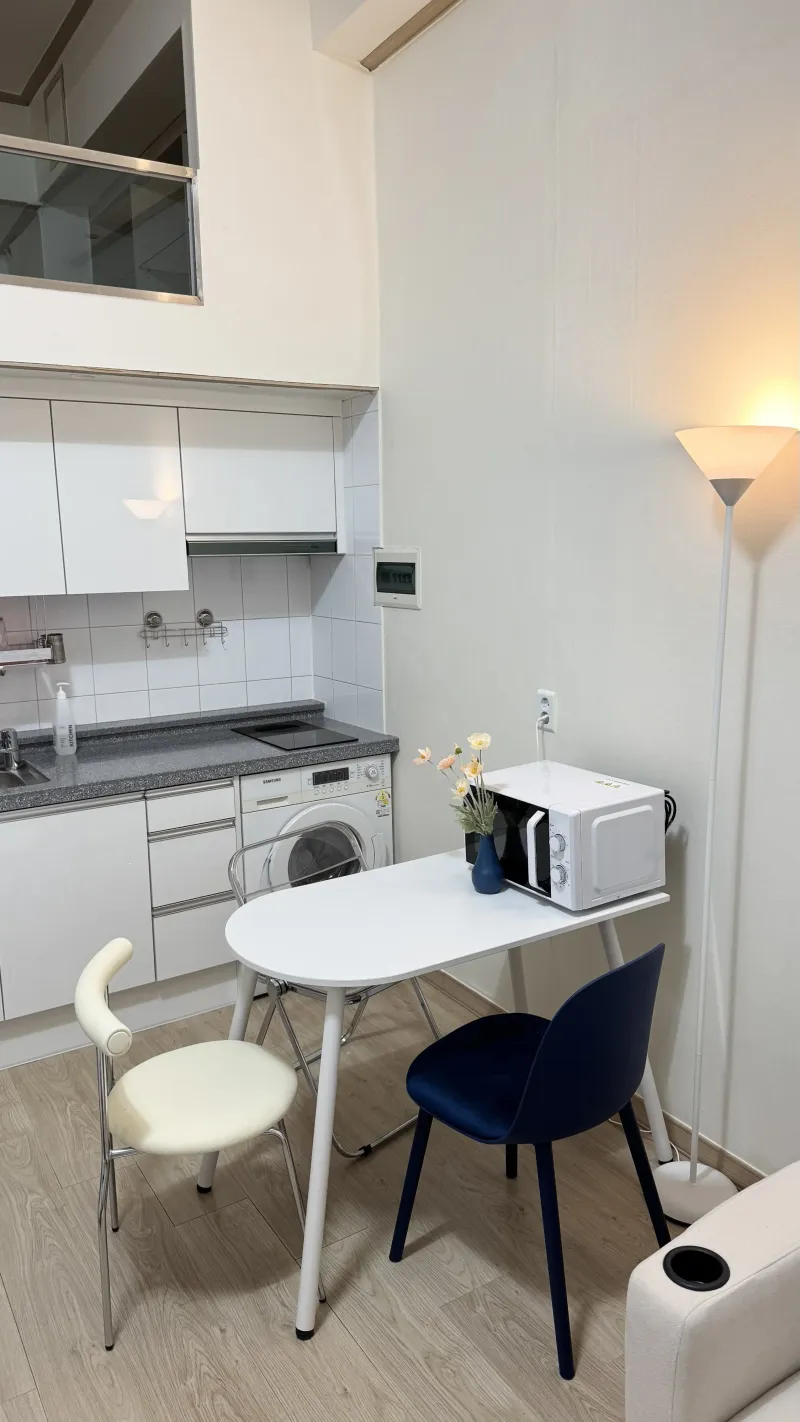 [Seongbuk, Seoul] Spacious duplex with great natural light, just 1 minute from Sungshin Women's University Station 10
