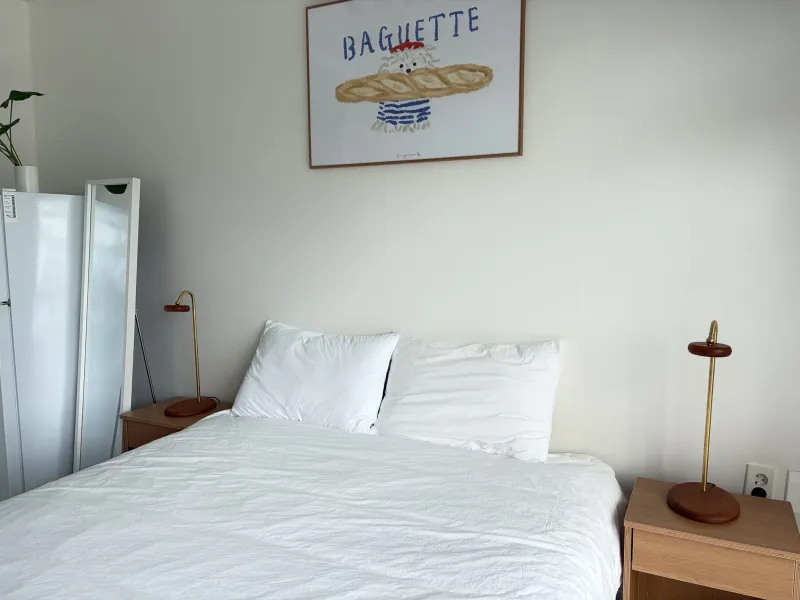 [Saekdal-dong, Seogwipo] South-facing floor-to-ceiling windows with ocean view, fenced dog playground, Building B, 2nd floor studio 5