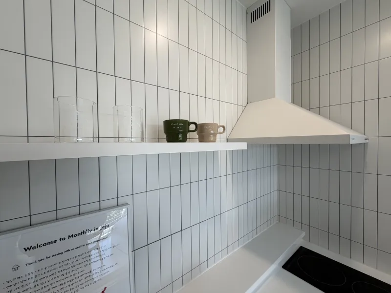 [Saekdal-dong, Seogwipo] South-facing floor-to-ceiling windows with ocean view, fenced dog playground, Building B, 2nd floor studio 10