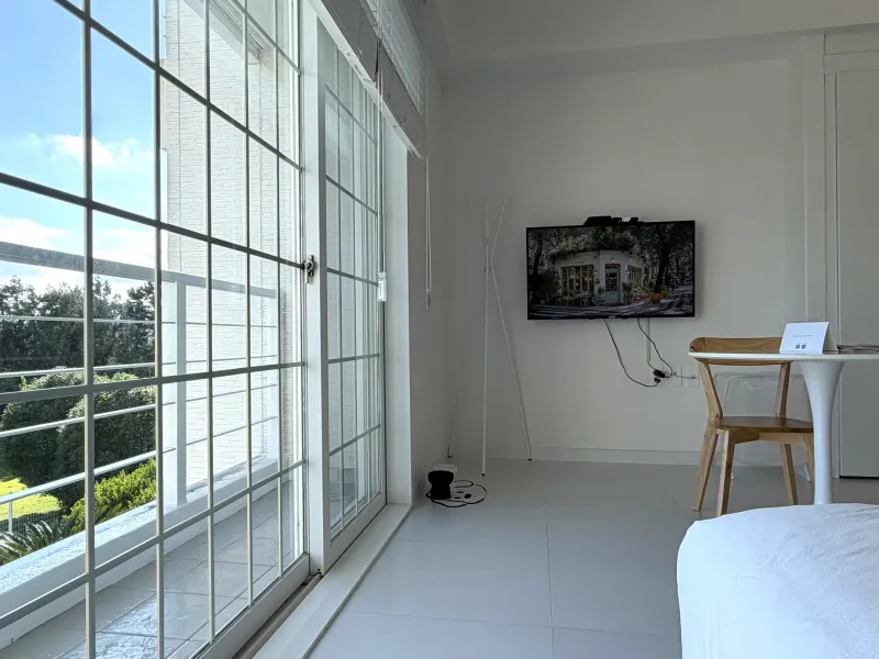 [Saekdal-dong, Seogwipo] South-facing floor-to-ceiling windows with ocean view, fenced dog playground, Building B, 2nd floor studio 12