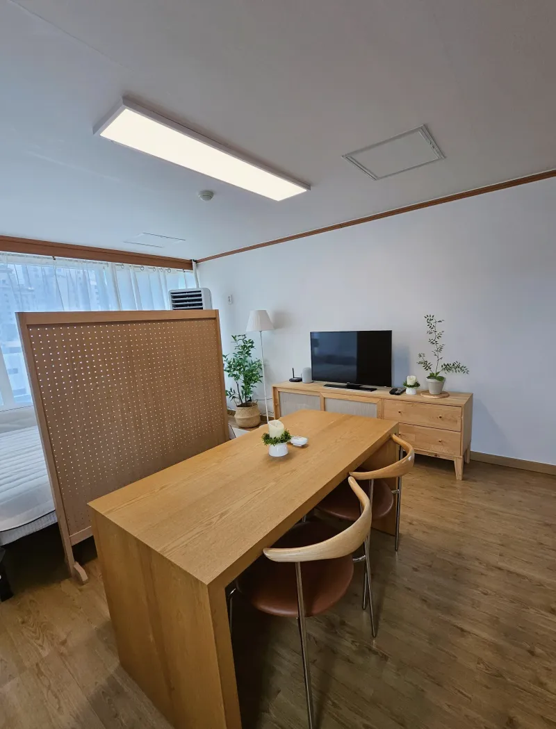 [Jung-gu, Seoul] 3-minute walk from Euljiro 4-ga Station 10