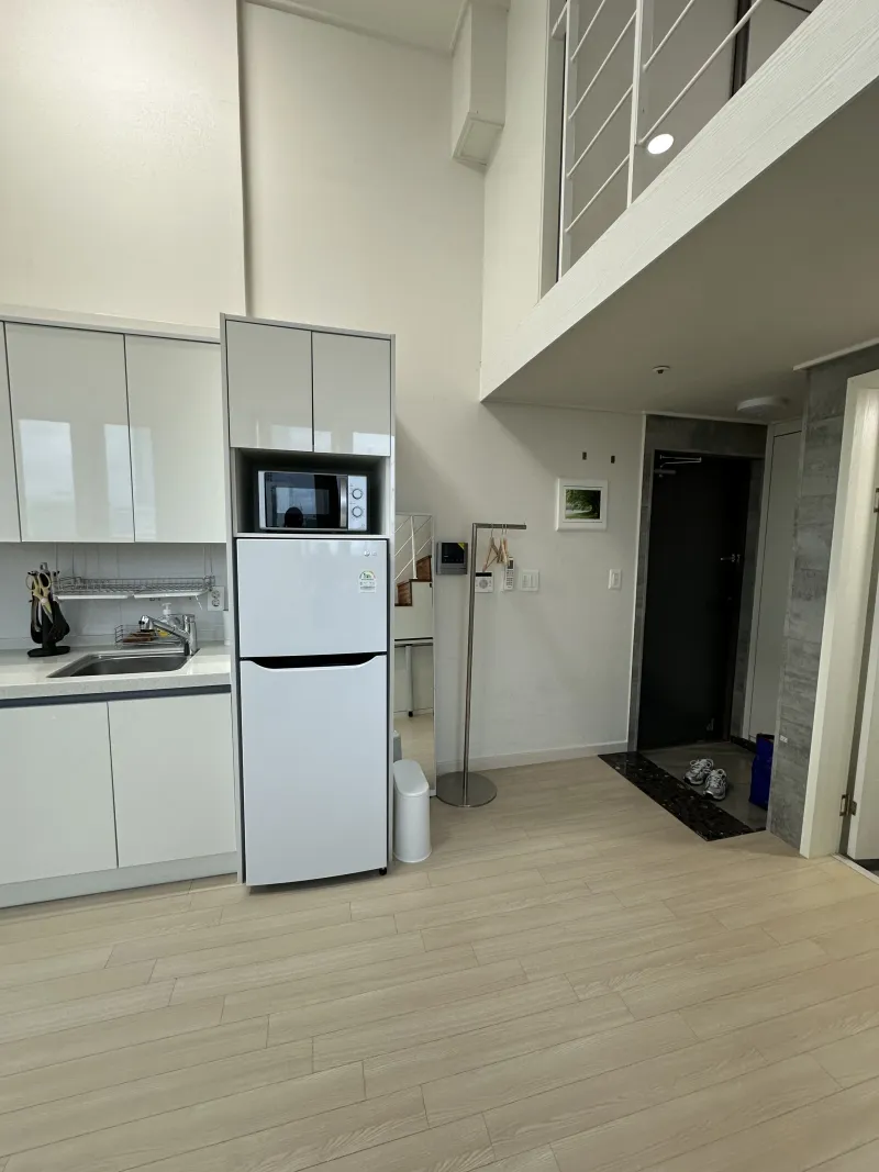 [Seongdong, Seoul] Fully furnished, 1-minute walk from Seongsu Yeonmujang-gil 34