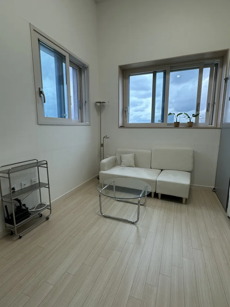 [Seongdong, Seoul] Fully furnished, 1-minute walk from Seongsu Yeonmujang-gil 32