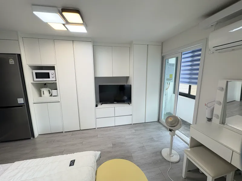 [Jeonju] Junghwasan-dong Fully Furnished White Room 7