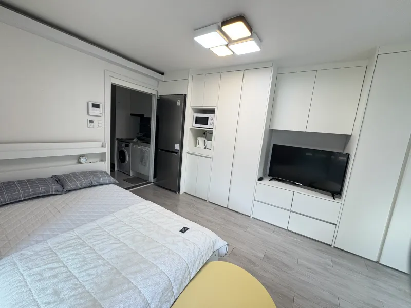 [Jeonju] Junghwasan-dong Fully Furnished White Room 8