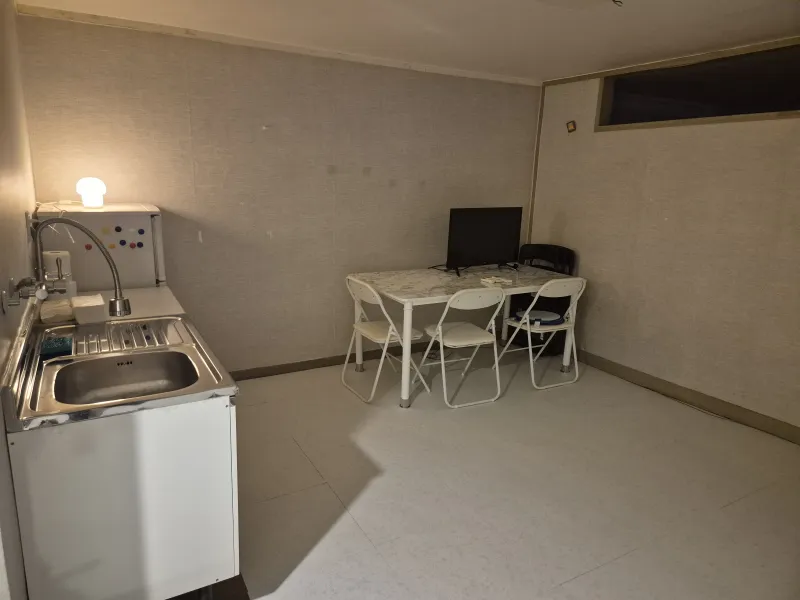 [Seocho, Seoul] Fully Furnished 2-Room Apartment, 3 Minutes from Sinnonhyeon 7
