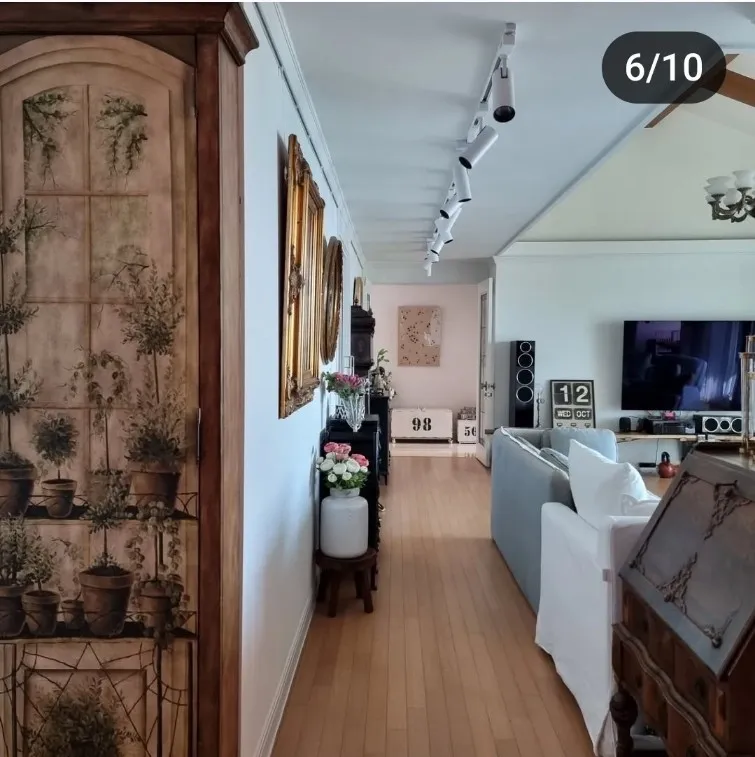 [Yongin] Top floor of a townhouse within Gold CC 14