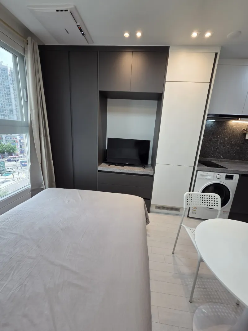 [Jongno, Seoul] New Officetel 1 Minute from Dongmyo Station 2