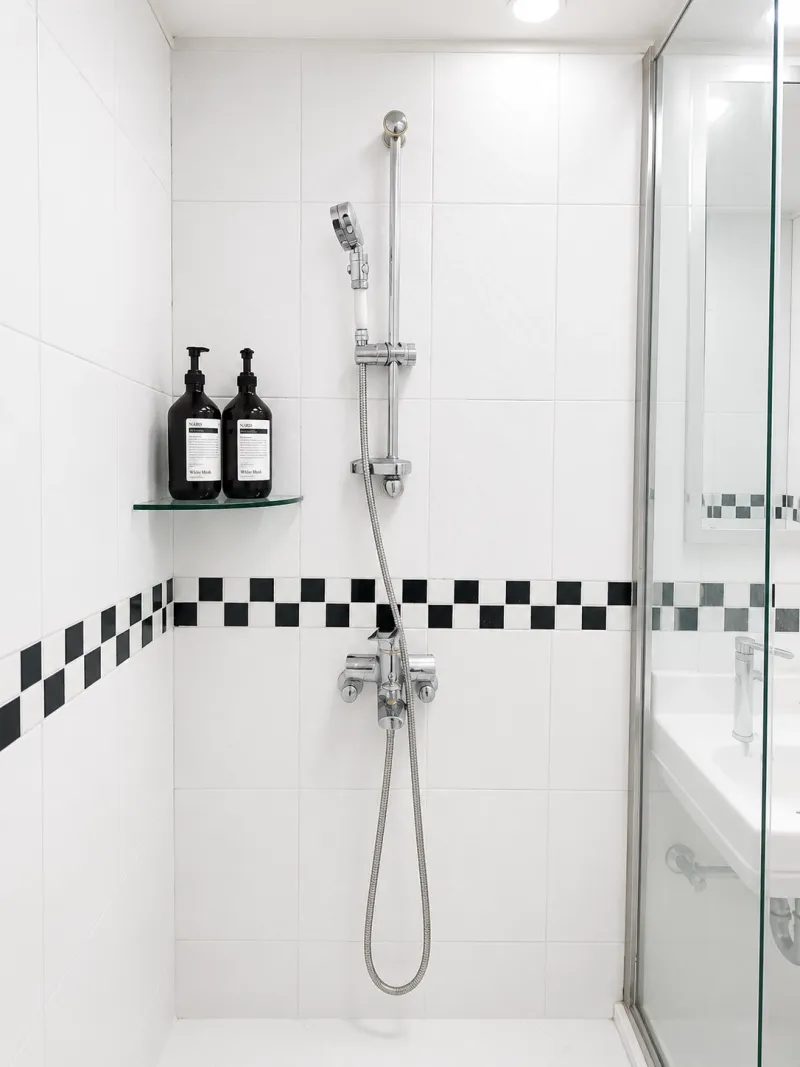 [Mapo, Seoul] 1-minute walk from Hongik Univ. Station (Cheongso Gwang 15) 12