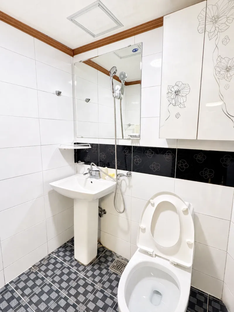 [Yongsan, Seoul] Cozy 8-Pyeong Studio in Yongnidan-gil/Samgakji 12