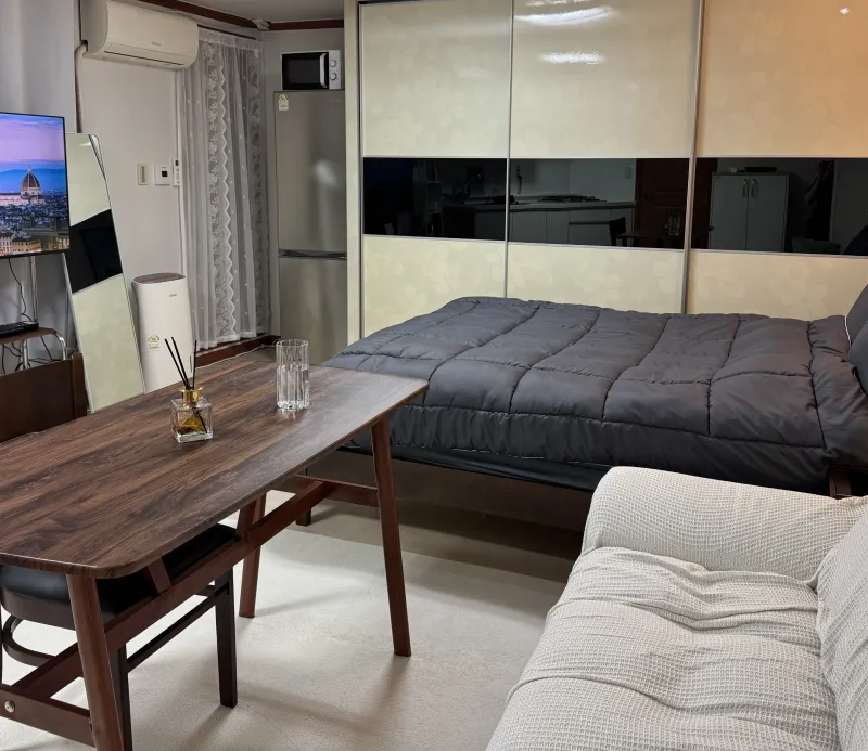 [Yongsan, Seoul] Cozy 8-Pyeong Studio in Yongnidan-gil/Samgakji 11