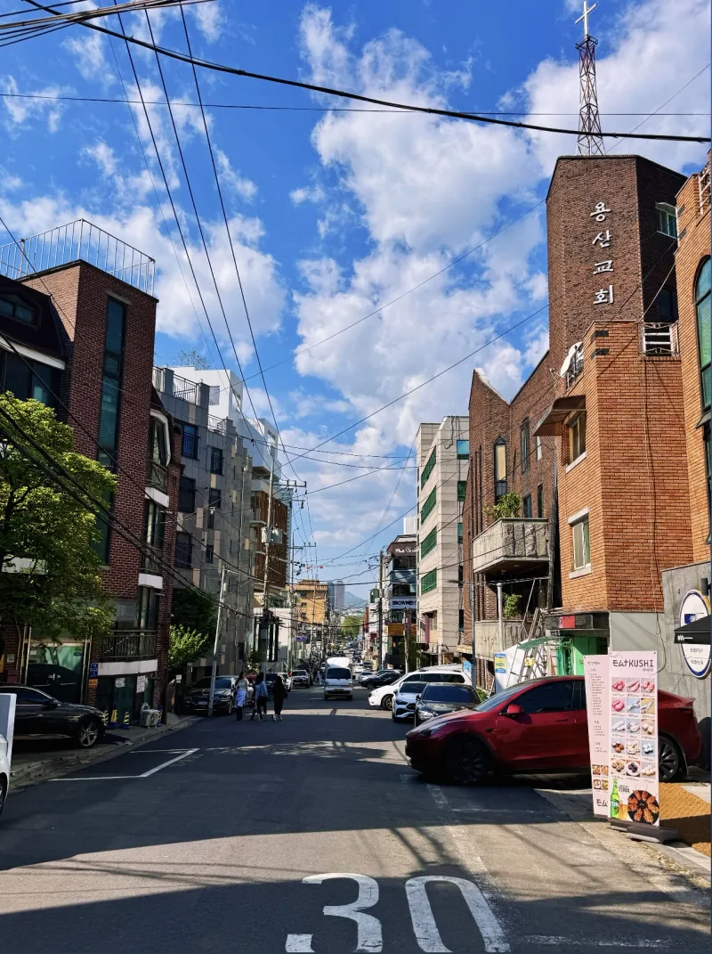 [Yongsan, Seoul] Cozy 8-Pyeong Studio in Yongnidan-gil/Samgakji 14