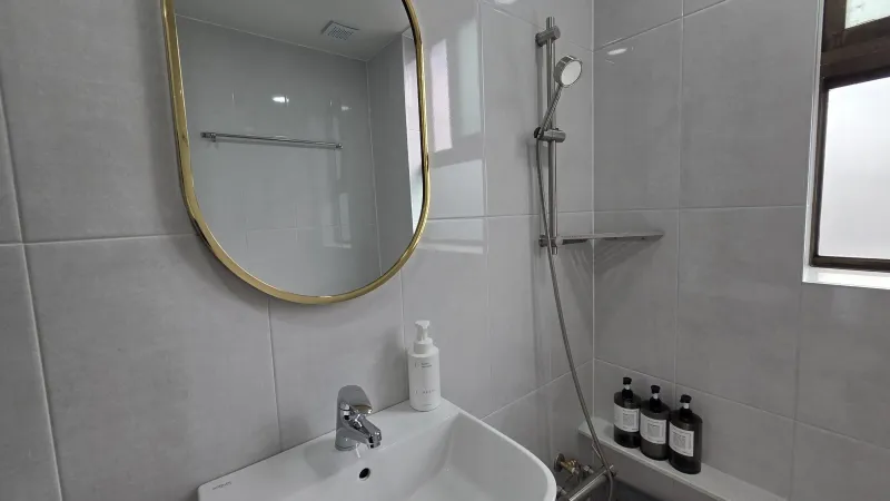 [Jung-gu, Daegu] NEW #2 mins from subway/5 rooms/6 air conditioners/Free parking/Prime location 36