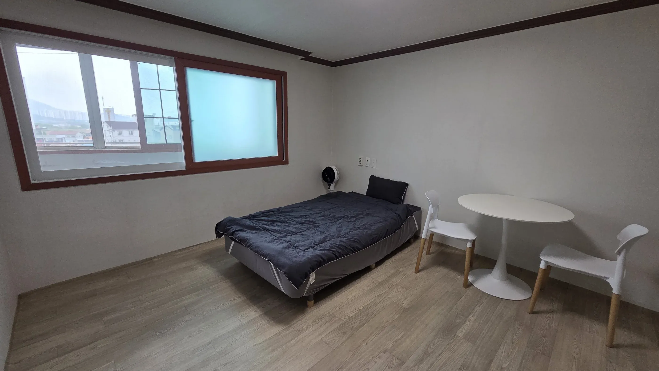 Low-Rise Apartment in Sacheon, Gyeongnam — 106m², sleeps 2, 2 baths