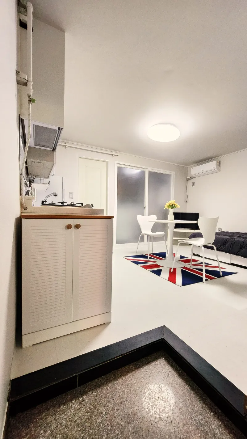 [Suwon] Studio near Suwon City Hall and Mangpo 11