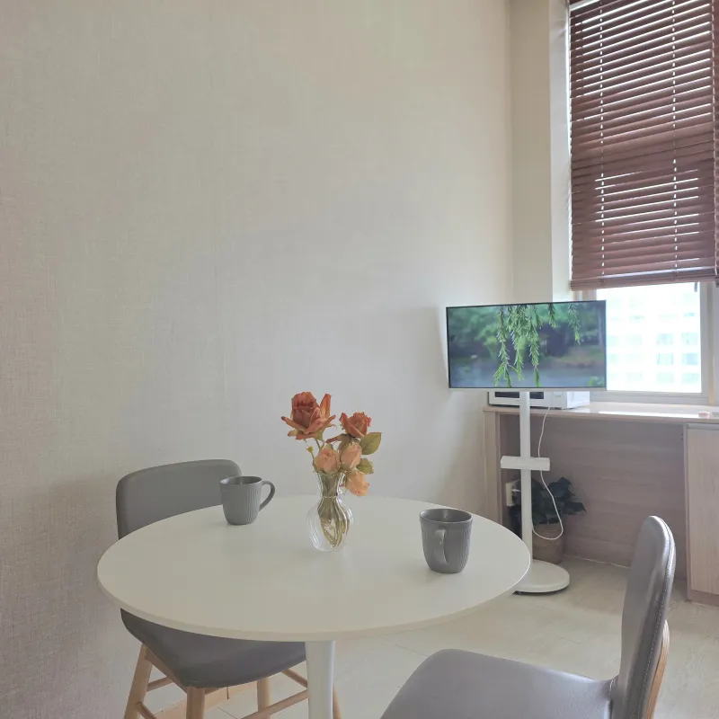 [Bucheon] 2. Sinjungdong Station. 2 Queen Beds. Convenient neighborhood 10