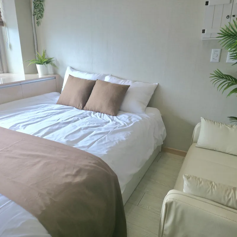 [Bucheon] 2. Sinjungdong Station. 2 Queen Beds. Convenient neighborhood 17
