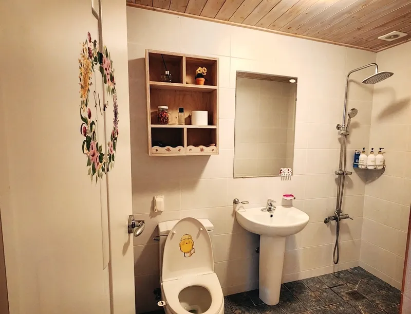 [Namhae] A pool villa accommodation with a wide-open ocean view and charming, fairytale-like decor. 10