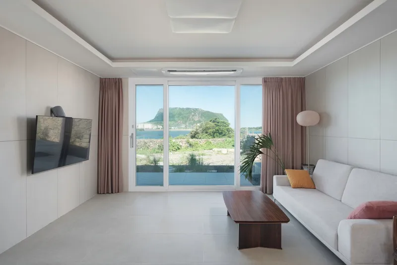 [Seongsan, Seogwipo] Stay with a view of Seongsan Sunrise Peak #Seongsan Sunrise Peak #View Restaurant B 2