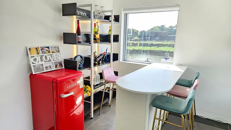 [Gujwa, Jeju] A detached house with a beautiful view of the sea, stone walls, and fields, 30 seconds from the entrance to the complex. 58