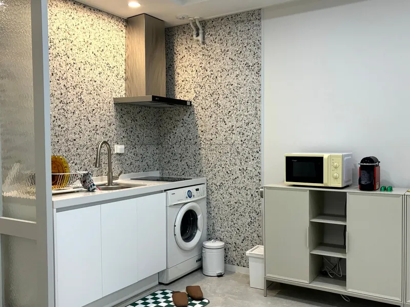 [Jongno, Seoul] 3 min walk from Cheonggyecheon to Sinseoldong Station #Triple station area #Remodeling 9