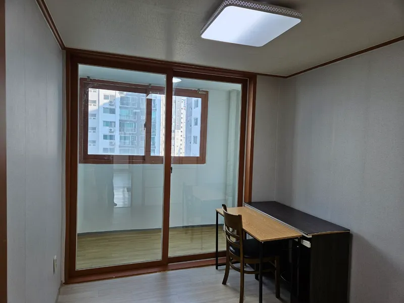 [Gwanak, Seoul] 40 pyeong apartment, 4 large rooms, 1 large living room 8