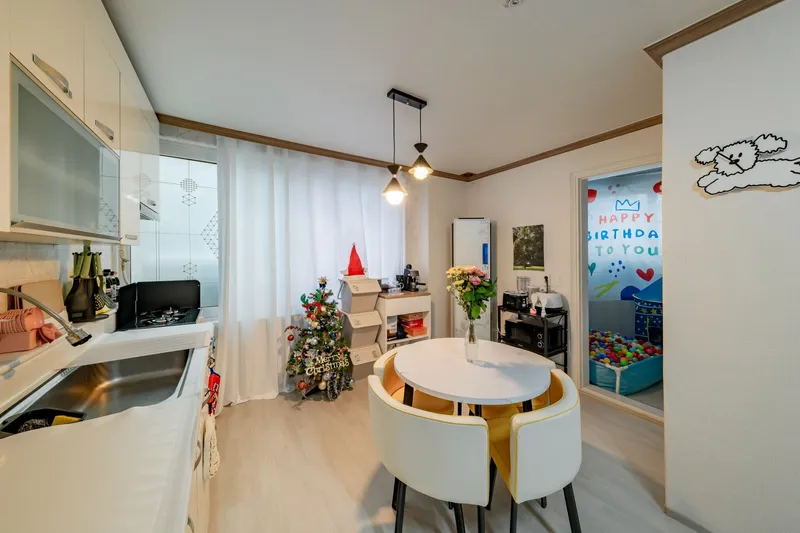 [Seo-gu, Daejeon][Daejeon Manyeon-dong] Spacious two-room with lots to enjoy #Nearby places with lots to do 82