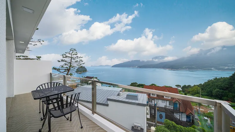 [Geoje] Yundol Village Emotional Ocean View Pension A Building 201 8