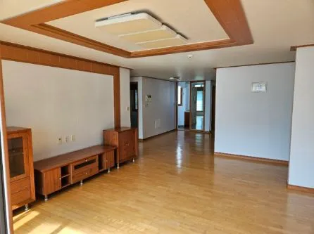 [Gwanak, Seoul] 40 pyeong apartment, 4 large rooms, 1 large living room 24