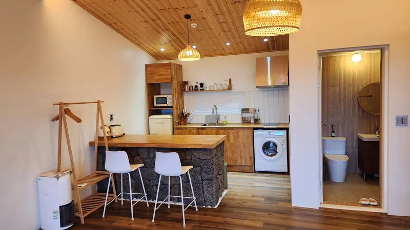 [Namwon, Seogwipo] Terrace Bathtub + Beautiful Ocean View Emotional Accommodation 3F-A 12