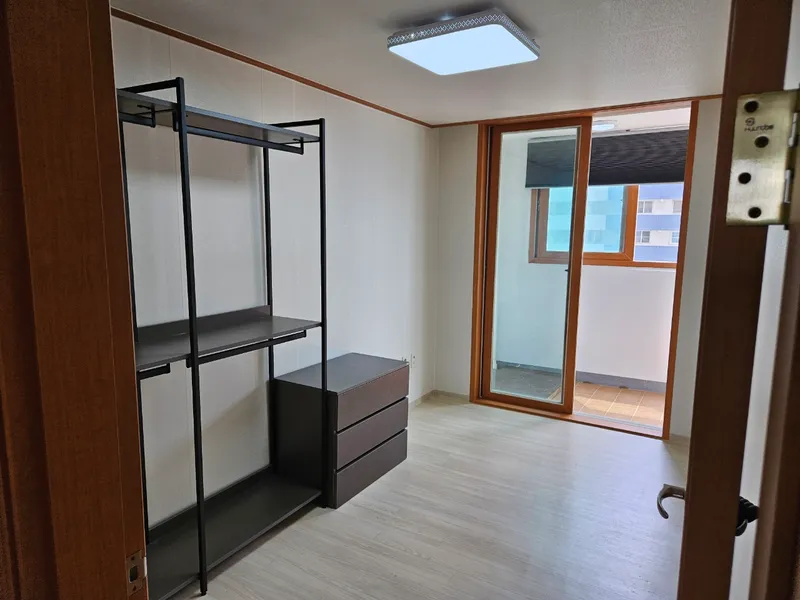 [Gwanak, Seoul] 40 pyeong apartment, 4 large rooms, 1 large living room 5