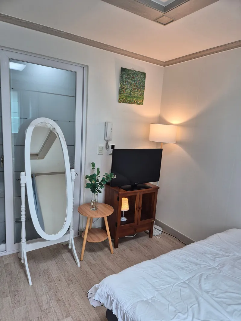 [Suseong, Daegu] Cozy and emotional one-room accommodation near Suseong Lake in Dongdaegu 4