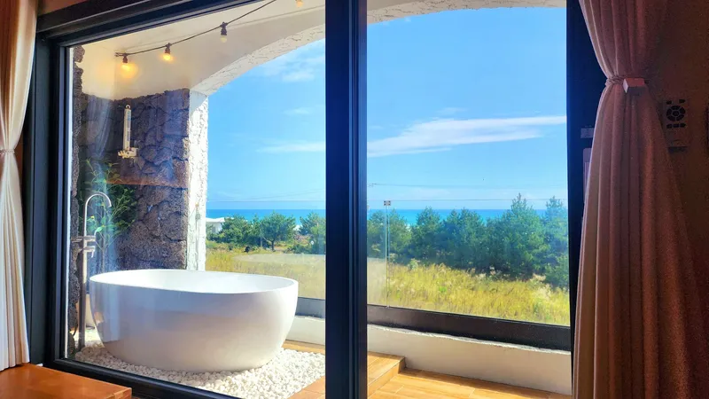[Namwon, Seogwipo] Terrace Bathtub + Beautiful Ocean View Emotional Accommodation 3F-A 2