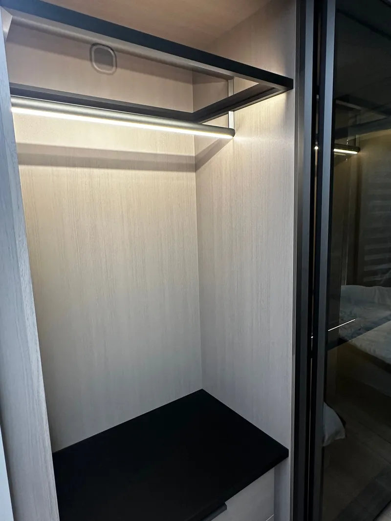 [Gangnam, Seoul] #5 min walk from Yeoksam Station #Queen size bed #Free parking 8