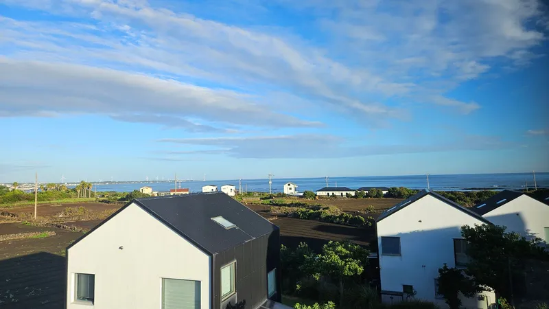 [Gujwa, Jeju] A detached house with a beautiful view of the sea, stone walls, and fields, 30 seconds from the entrance to the complex. 22