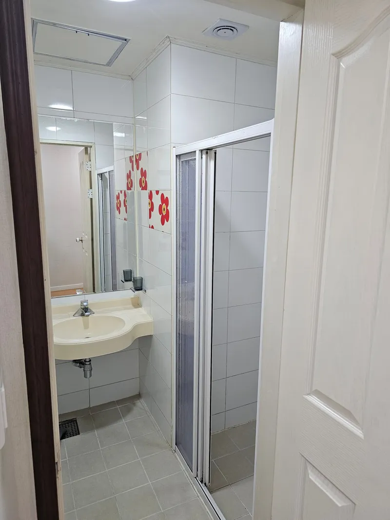 [Suwon][Suwon Yeongtong A] Yeongtong Station Officetel Fully Furnished 4