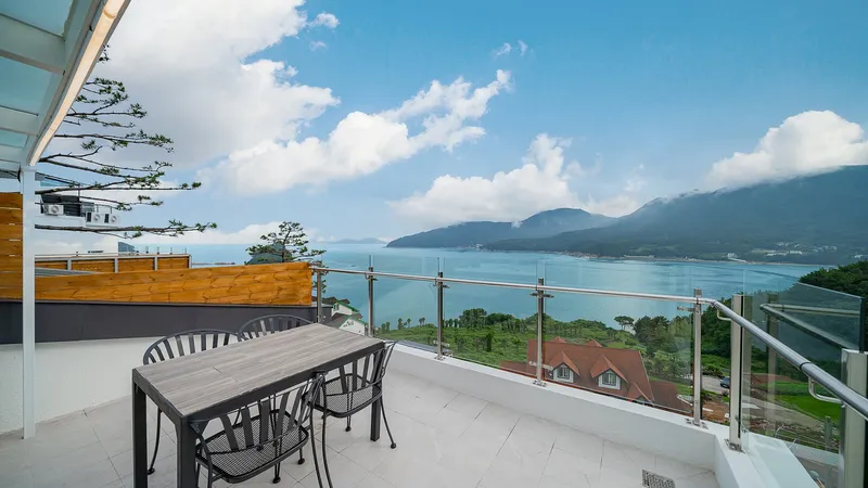 [Geoje] Yundol Village Emotional Ocean View Pension A Building 201 7