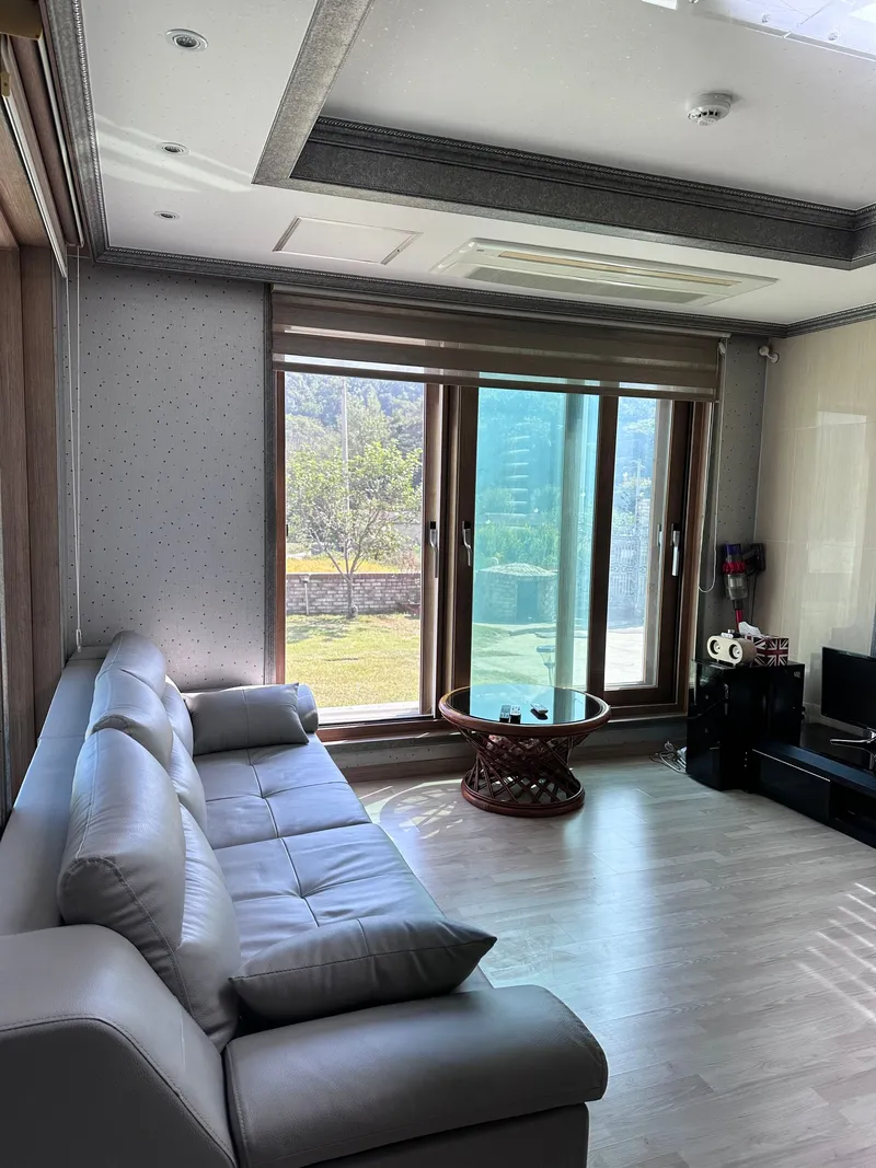 [Hamyang] A two-story independent karaoke and barbecue place like a gallery in Nonview 2