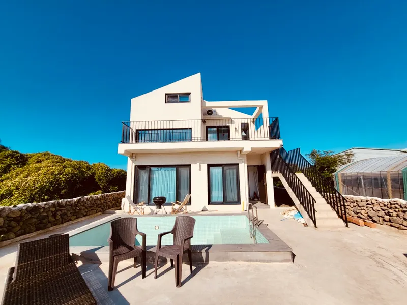 [Hangyeong, Jeju][Panpo] Super Special Price_ Panpo Port Private Duplex with Spacious Yard, Swimming Pool, and BBQ Zone 88