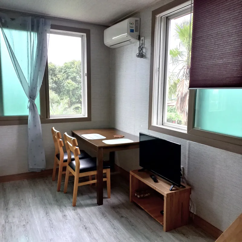 [Pyoseon, Seogwipo] A country house full of humanity in a palm tree forest by the sea, No. 202 18