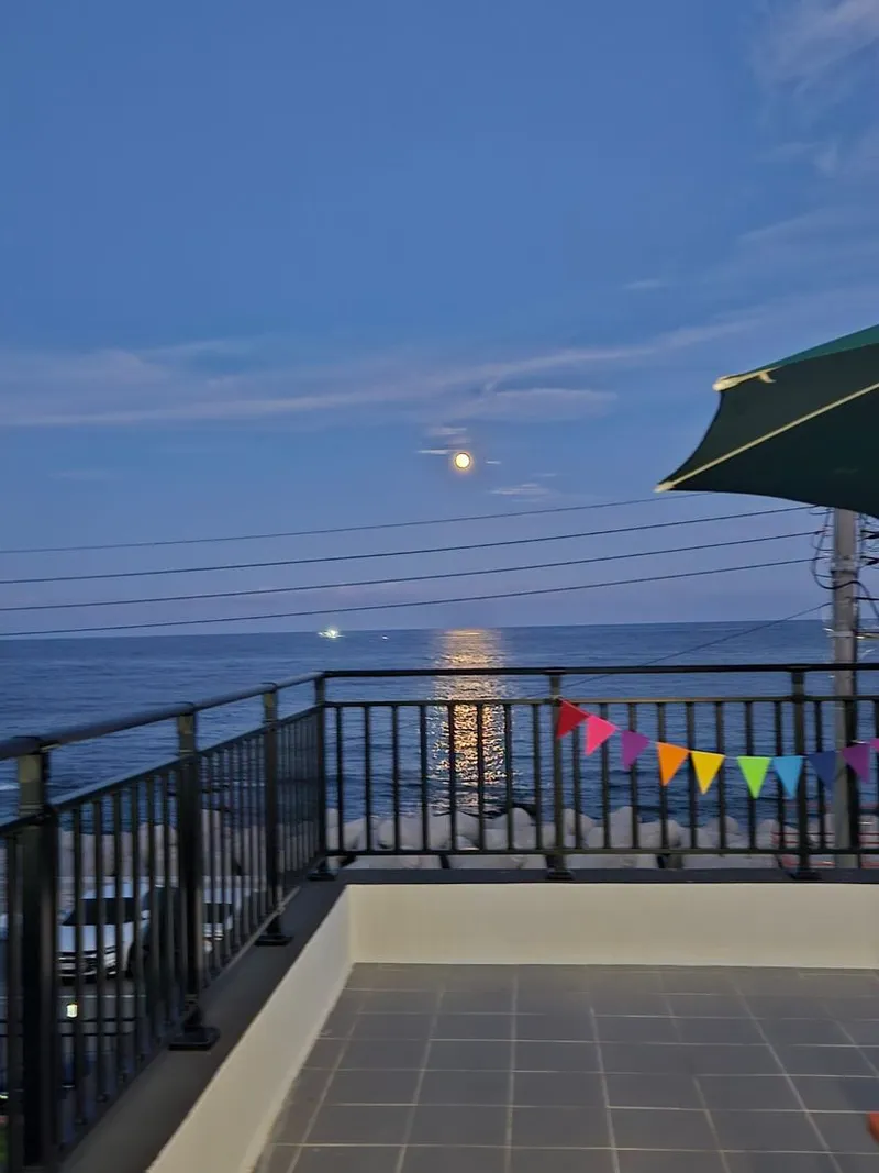 [Pohang] Room 202, 2nd floor, with a view of the Guryongpo ocean 51