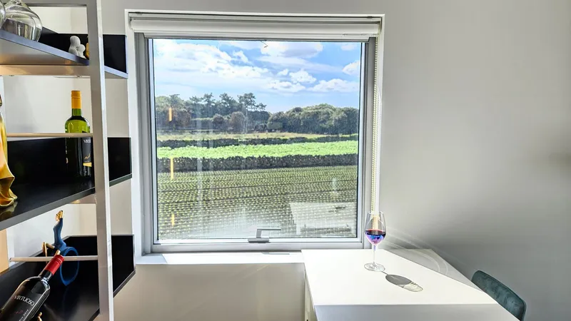[Gujwa, Jeju] A detached house with a beautiful view of the sea, stone walls, and fields, 30 seconds from the entrance to the complex. 53