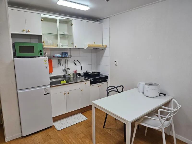 [Suwon][Suwon Yeongtong A] Yeongtong Station Officetel Fully Furnished 2