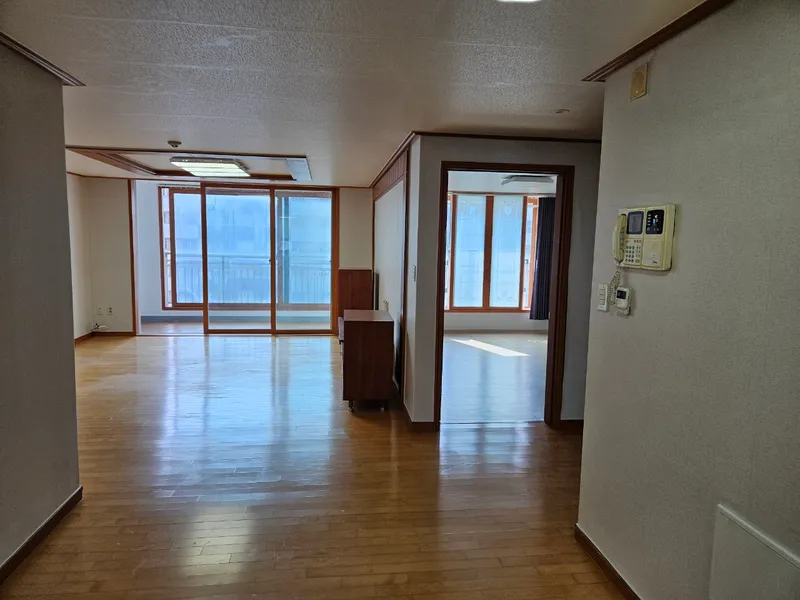 [Gwanak, Seoul] 40 pyeong apartment, 4 large rooms, 1 large living room 16