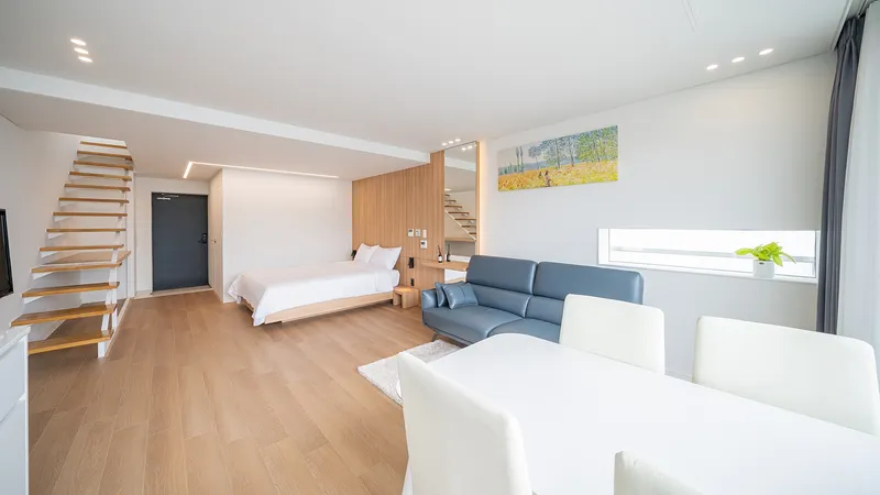 [Geoje] Emotional ocean view duplex pension with outdoor cypress 4
