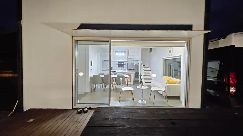 [Gujwa, Jeju] A detached house with a beautiful view of the sea, stone walls, and fields, 30 seconds from the entrance to the complex. 79